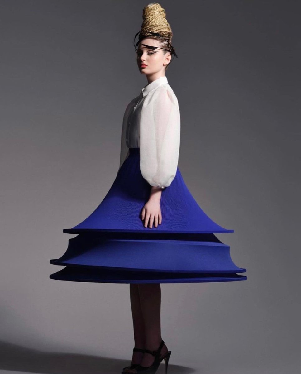 Vivienne_Hu's tweet photo. @photobookmagazine premiering VH SS20 Balloon Sleeve Blouse. 

Discover the Spring Summer 2022 collection at https://t.co/jGd9n5uXZg
.
.
.
.
.
#ootdfashion #ootd #highfashion #viviennehu https://t.co/xJYJO5nrJi