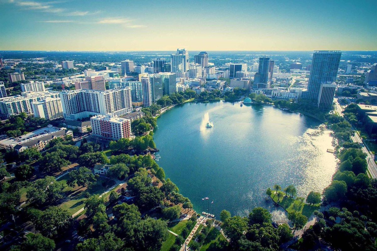 Printing_USA's tweet photo. Proud to call Orlando our home! 

Many local businesses rely on us for their printing, signs &amp; banners, promotional products and mail advertising. Many other out-of-town businesses rely on us for all their trade shows and convention needs. 

We are happy to provide FREE ESTIMATES https://t.co/Dp2BxkBTxP