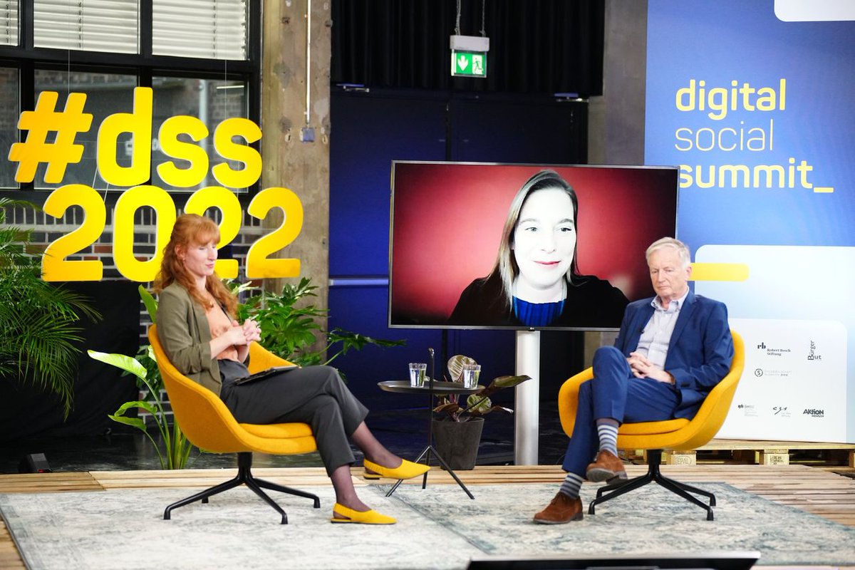 storytile's tweet photo. Zwei tolle Tage #DSS2022 sind vorbei: Thema des @digisocsummit war die #Digitalisierung der #Zivilgesellschaft - und storytile hat sich um den  #Liveblog, die illustrierte #Eventplattform und natürlich den #Livestream in Stuttgart gekümmert! https://t.co/9G9O3lFMmT
