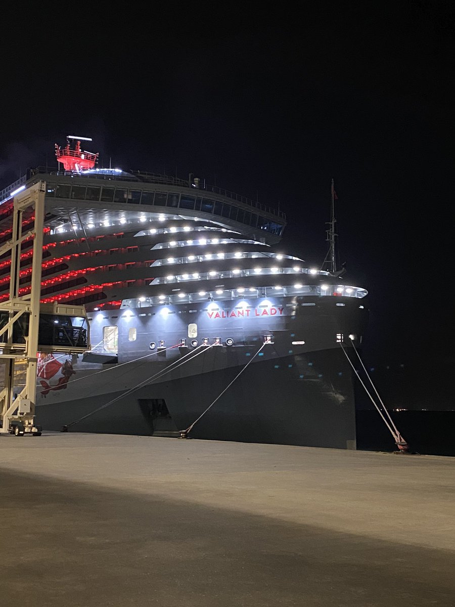 What do you call a cruise ship that has run out of draft lager and pink gin and never had the advertised no alcohol sparkling wine? Clue in the photo <a href="/VirginVoyages/">Virgin Voyages ⚓️</a> #valiantlady isn’t living up to the hype