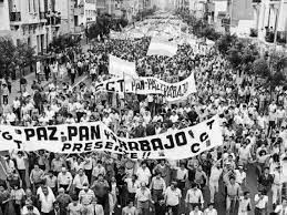 CGTPuntaAlta's tweet photo. 📆 Se cumplen 40 años del día en el que, en manos del movimiento obrero organizado, inició el principio del fin de la última dictadura militar.
👥 La movilización convocada por la #CGT el 30/03/1982 canalizó el clamor de un pueblo que le dijo basta al terrorismo de Estado. https://t.co/7tbntZ381S