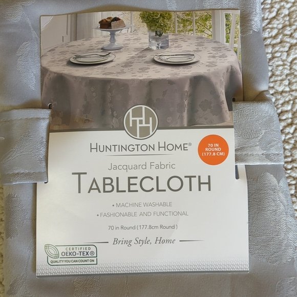 RoyaltyReflect's tweet photo. So good I had to share! Check out all the items I'm loving on @Poshmarkapp #poshmark #fashion #style #shopmycloset #huntingtonhome #tommybahama: https://t.co/OBTddNtr6U https://t.co/idYnB2wkr1