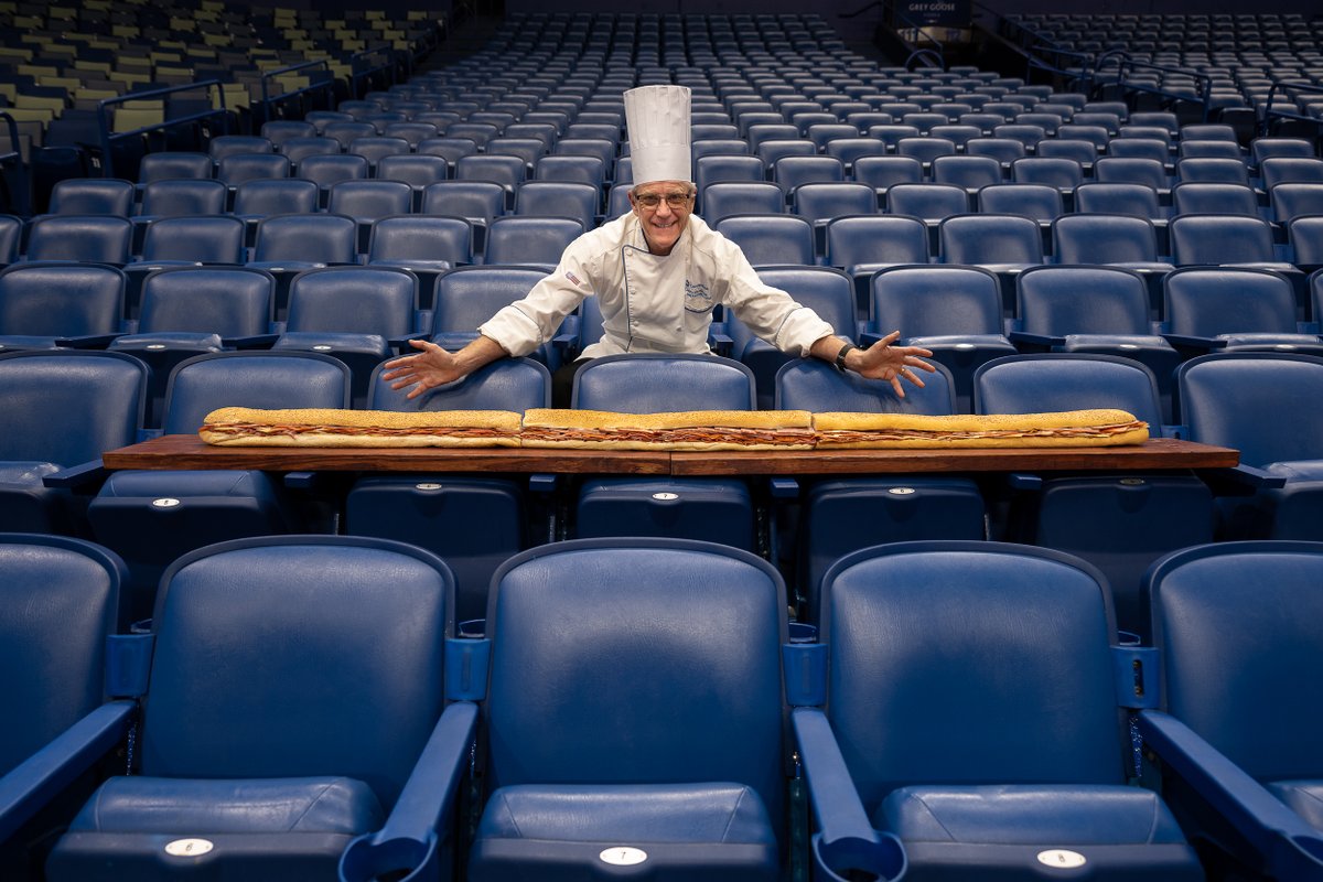 tdnewcomb's tweet photo. The #FinalFour at the @CaesarsDome in NOLA will feature a robotic pizza-making station from @sodexo_live as chef Lenny Martinsen creates a cajun shrimp salad sandwich, creamy NOLA mac and cheese, jumbo muffuletta po'boy, NOLA seafood nachos, cajun sausage &amp; bacon jam burger. https://t.co/xejZL1CwvL