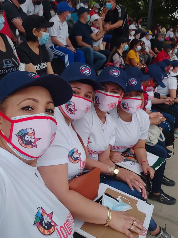 Ayudar al que lo necesita no sólo es parte del deber, sino de la felicidad. 

#VamosConTodo #CubaPorLaVida #DeZurdaTeam #CubaVence #CubaCoopera 

<a href="/MINSAPCuba/">Ministerio de Salud Pública de Cuba</a> <a href="/GeoPAlvarez/">Georgina Pérez Alvarez</a> <a href="/japortalmiranda/">José Angel Portal Miranda</a> <a href="/PardoRegla/">Regla Angulo Pardo</a> @ZAxTi