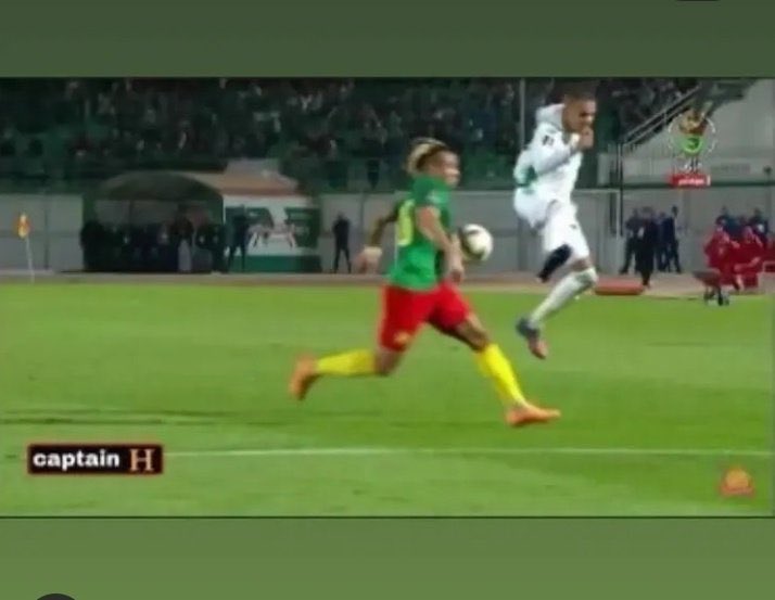 nigrou_wjwadka's tweet photo. @FIFAWWC @FIFAcom Comment ils ont fermer les yeux pour ça 🧐😤 #الماتش_يتعاود #replay_match_algeria_cameron https://t.co/bvhjA1QA7U