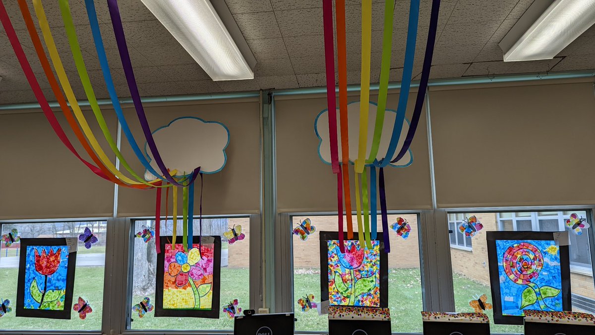 GayheadLibrary's tweet image. The Sheafe Road Library looks AMAZING thanks to my students using TEAMWORK and TIME MANAGEMENT for a  COLLABORATIVE LIBRARY STEAM Challenge. 
Spring has definitely sprung in our Library!!!
Love our space!!! 
@sheaferoadrocks 
@WCSDEmpowers 
@ASchout10
