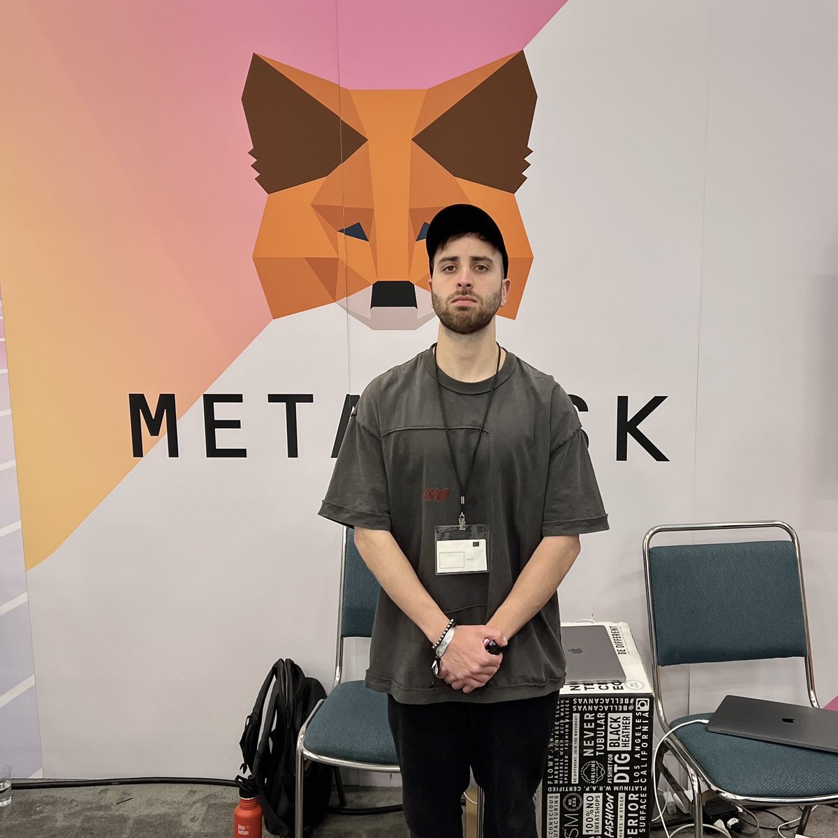 Not leaving the MetaMask booth until they drop $mask 😤