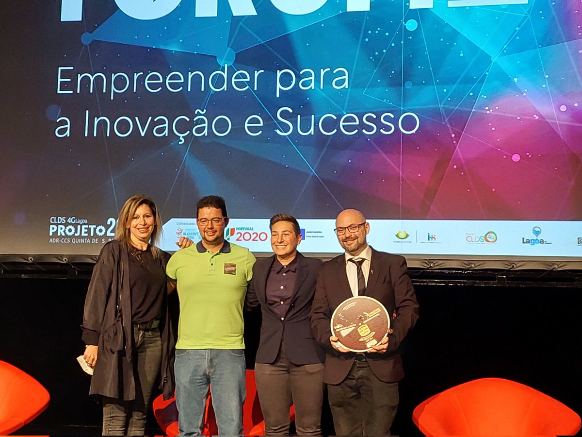 catarinag_g's tweet photo. Obrigada Coliseu! 😎👍🏼

Foi um enorme gosto e orgulho representar a minha secundária e apresentar-me à cidade que me viu crescer, como uma empresária de sucesso, aos vossos olhos.
É sempre bom estar em casa, Lagoa ❤🙏🏽 https://t.co/3Ph3qIwwEv