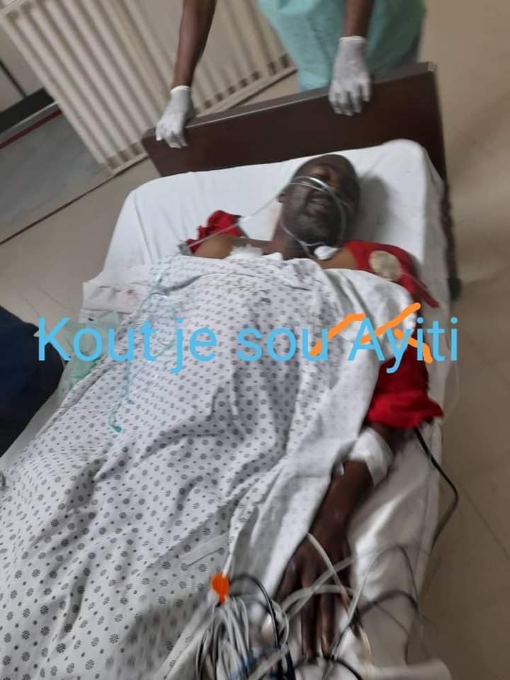 SouAyiti's tweet photo. Ansyen depite Delmas/ Taba, Arnel Belizaire pran plis pase 3 bal talè ya nan zòn ri Sen Maten. Nan moman nap pale ya la li sou kabann lopital nan sal operasyon. #KJSA https://t.co/et8Pck2pux