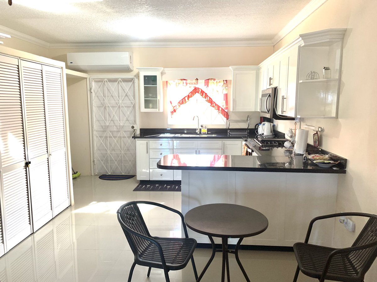 JavaBookings's tweet image. Available for Easter Bookings. DM
3 minutes from Pearly Beach. Approximately 10 minutes from town Center. 
2 Bedrooms , 2 1/2 Bathrooms, Open Concept Living Room &amp;amp; Kitchen, Swimming Pool. #JavaBookings