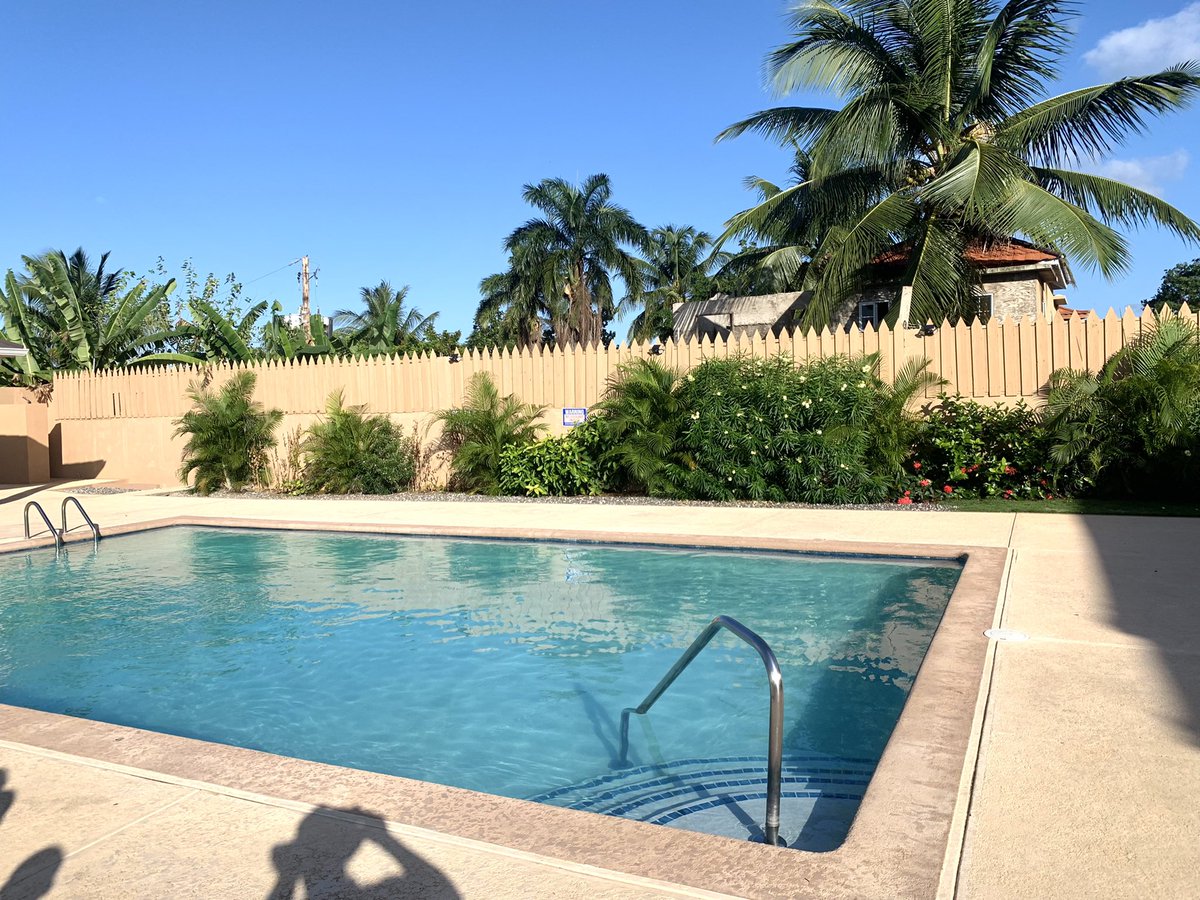 JavaBookings's tweet image. Available for Easter Bookings. DM
3 minutes from Pearly Beach. Approximately 10 minutes from town Center. 
2 Bedrooms , 2 1/2 Bathrooms, Open Concept Living Room &amp;amp; Kitchen, Swimming Pool. #JavaBookings