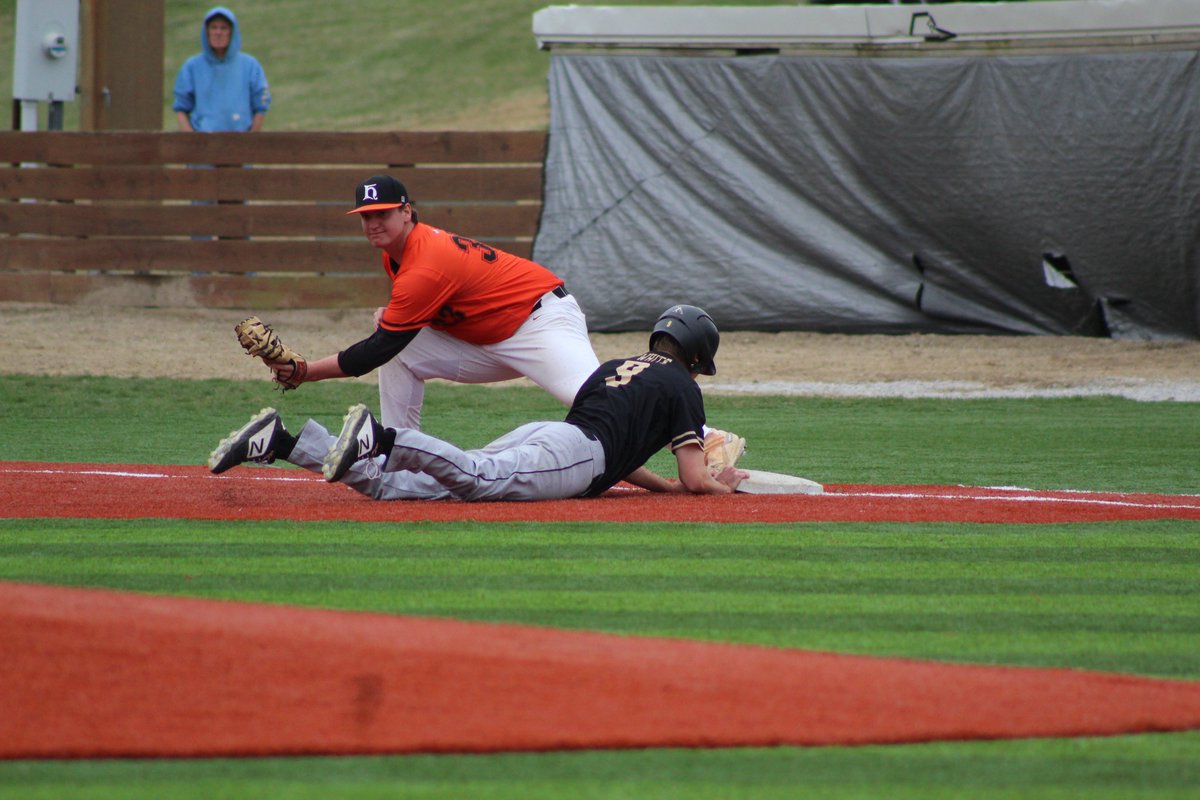 BergAthletics's tweet photo. .@BergBaseball united in win over Manchester ... RECAP: https://t.co/Srf1DLHoZ4 https://t.co/4Xt7xnNF8k