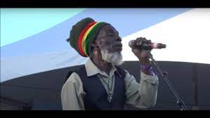 ManoloBellon's tweet photo. Más músicos que se van a integrar el lllamado #corocelestial". #TabbyDiamond del legendario trío vocal de reggae #TheMightyDiamonds fue asesinado anoche alos 67 años. Hoy se anuncia que #TomParker del boy band #TheWanted murió de cáncer a sus 33 años. QEPD. @rochy62 https://t.co/JuRigXMWE7