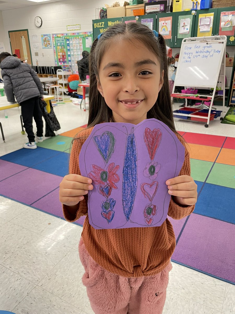 misslisadavid's tweet photo. This week, we learned about spring! We worked together to create a butterfly craft by tracing our feet! https://t.co/dbSnB5DYad