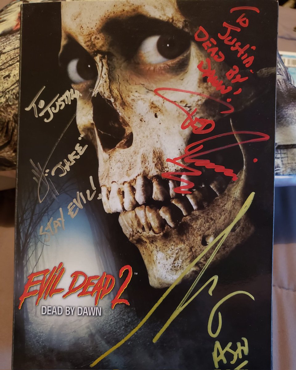 HorrorOrman's tweet photo. Evil Dead appreciation post.
#EvilDead2
#DriveInMemories
#horror https://t.co/ZahCBlUj8E