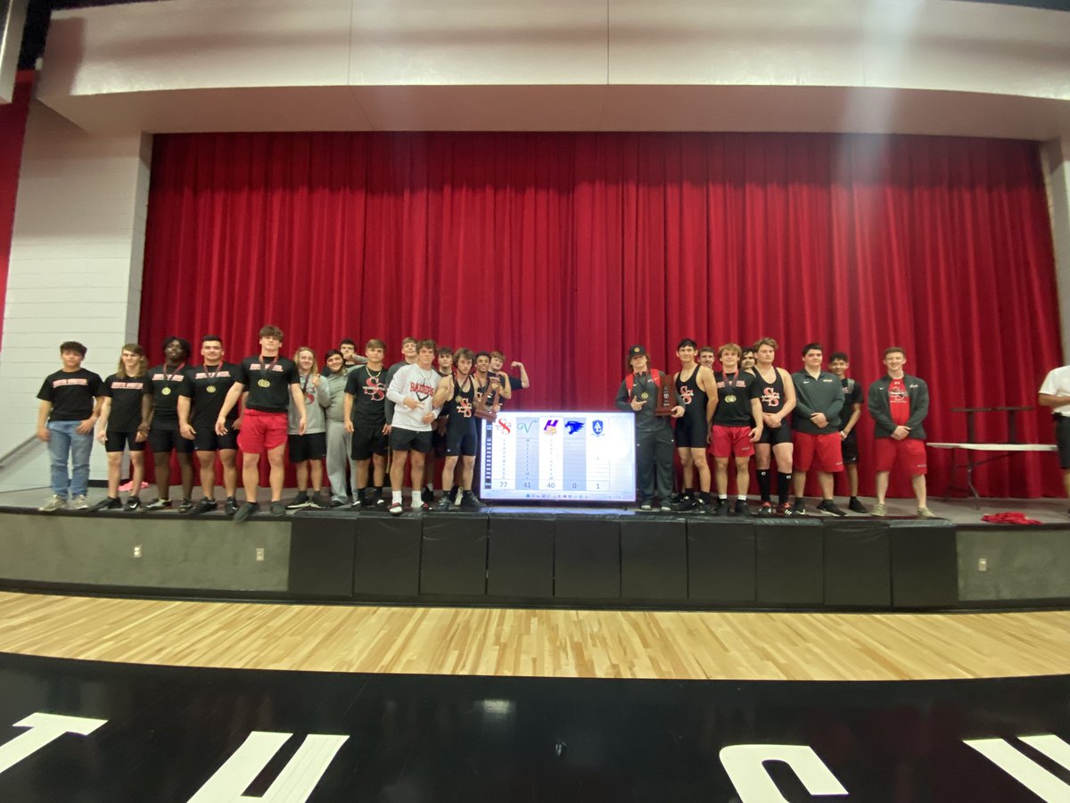 CGauntlett33's tweet photo. Congratulations to the boys weightlifting team for winning the district championship in both traditional and snatch! Great job Raiders! https://t.co/EvzAFp18UO