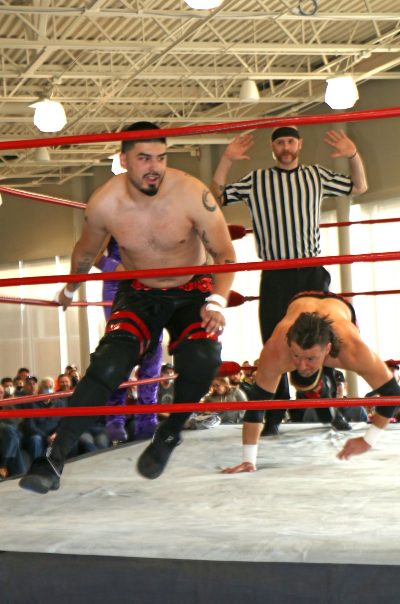 WindyCitySlam's tweet photo. Windy City Slam sends happy birthday wishes to former WWE Superstar Zach Gowen and one-half of #PickNPop, Koda Hernandez!
📸: @MikePankow/@WindyCitySlam
#ChicagoWrestling #indiewrestling #ZachGowen #KodaHernandez #2econdWrestling #WWE #FreelanceIsHome #FreelanceUnderground https://t.co/dUqV4a3jsX