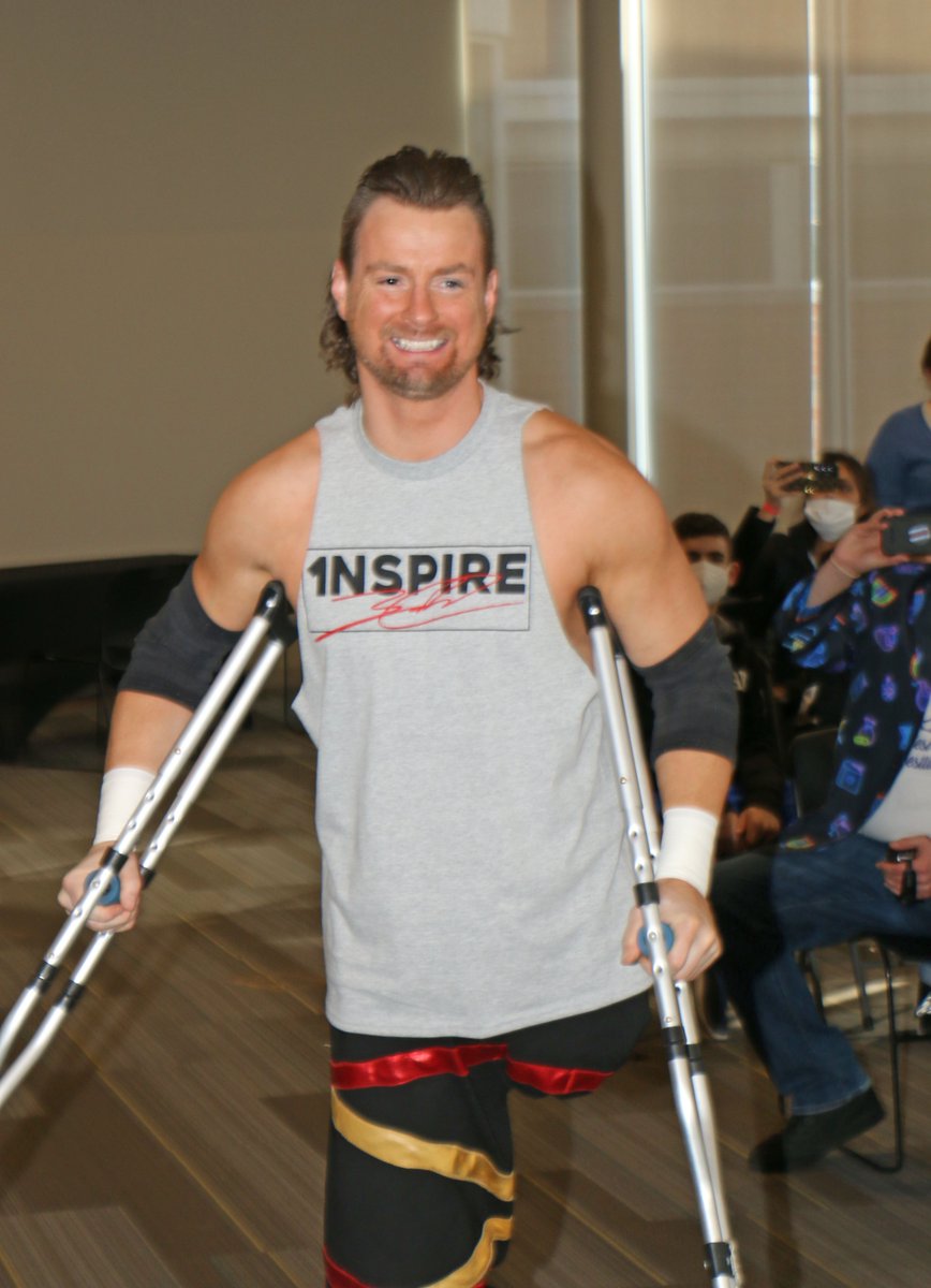 WindyCitySlam's tweet photo. Windy City Slam sends happy birthday wishes to former WWE Superstar Zach Gowen and one-half of #PickNPop, Koda Hernandez!
📸: @MikePankow/@WindyCitySlam
#ChicagoWrestling #indiewrestling #ZachGowen #KodaHernandez #2econdWrestling #WWE #FreelanceIsHome #FreelanceUnderground https://t.co/dUqV4a3jsX