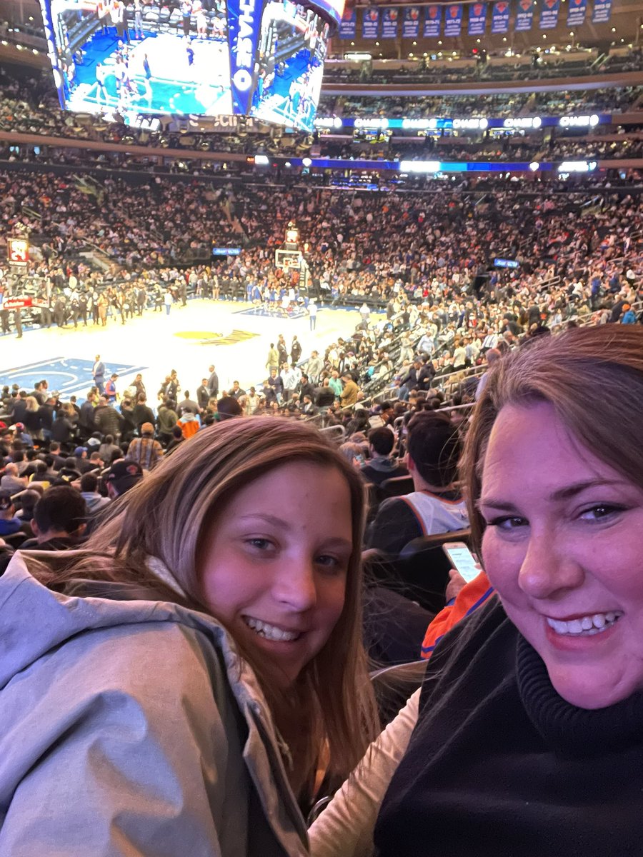 Knicks vs. Hornets at Madison Square Gardens! Happy birthday Vica! #NYKMSG