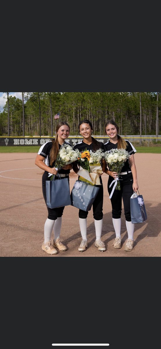 cararankin14's tweet photo. @LHSTitanSB ❤️ https://t.co/w6Nalnfywn