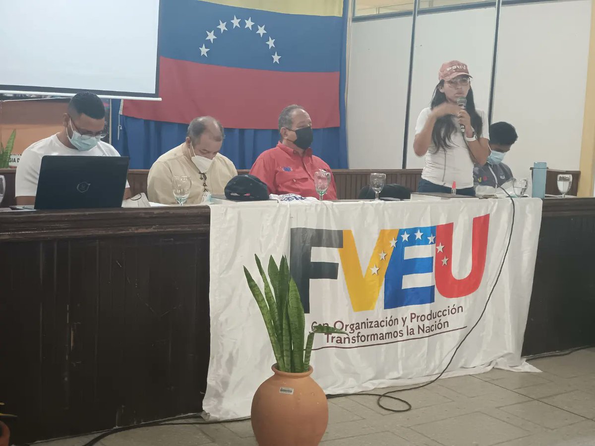 FveuNacional's tweet photo. Asi culmina el 1er. Encuentro de líderes y lideresas de la Coneses. Con la participación de los representantes de 29 universidades politécnicas del país.
#Coneses
#FveuBicentenario
@nicolasmaduro
@TibisayLucena8
@DaveOliveros https://t.co/7R28VTBPBW