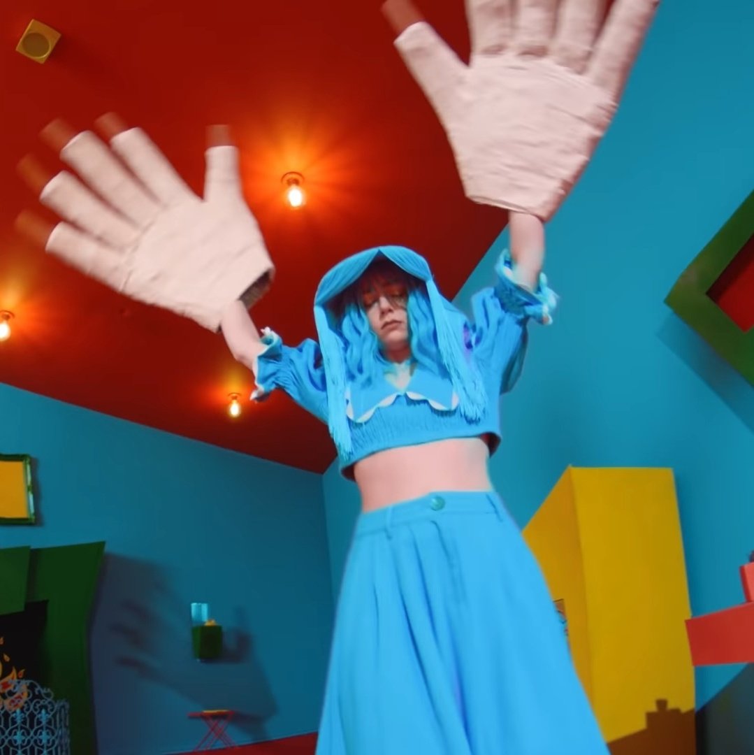 brookiethinker's tweet image. two music videos in one week, what a serve