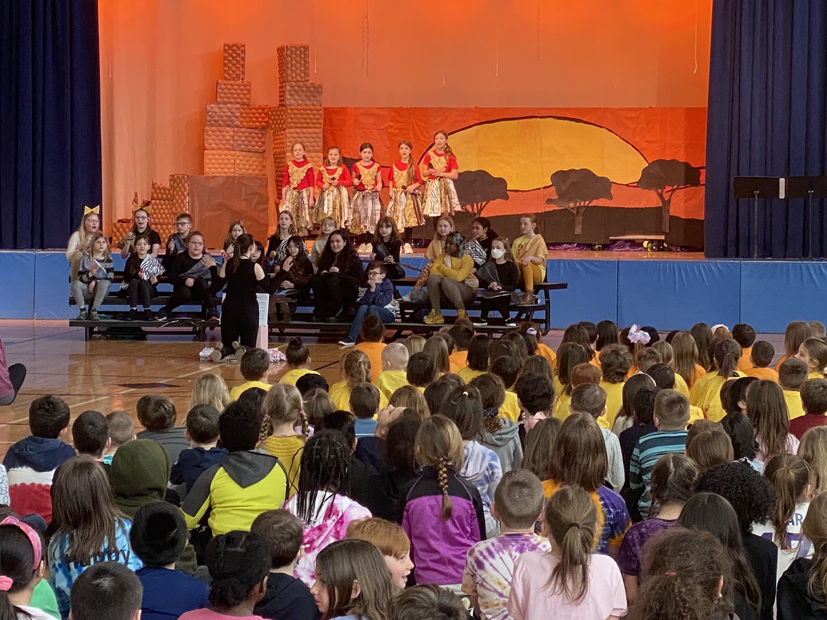 @GordonCreekElem <a href="/6pm/">Follow us @Shop6pm!</a> A few more photos for everyone!