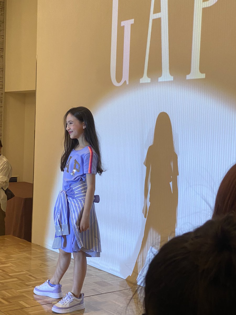 WakamiyaYuki's tweet photo. おはよう御座います☀️踊るMC&茶道講師若宮由季ですw
無事、GAP Spring Collection終了しました🎤✨
「意識の高さ」でランウェイの演技に差が出る事を実感した2日間でした❣️
やはり何をするにも「意識の高さ」は大切‼️‼️‼️
しかし...2日間で計13ステージよう頑張った😅
#gap #gapcollection https://t.co/MUKiN5kk0C