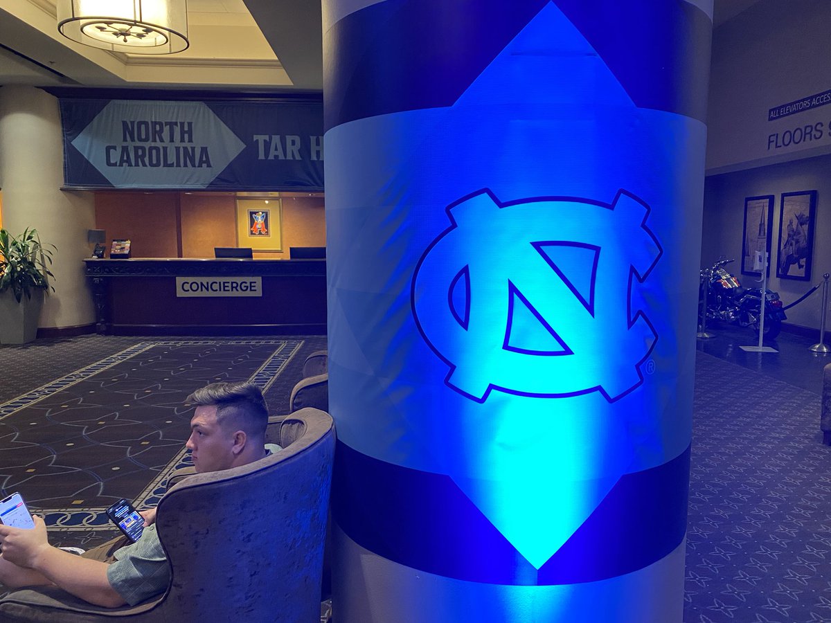 🕰 We are patiently awaiting the arrival of #UNC to the team hotel here in New Orleans.

The #TarHeels are expected to be here tonight. We’ve got you covered on <a href="/ABC11_WTVD/">ABC11 EyewitnessNews</a> 🐏

#NorthCarolina | #MFinalFour