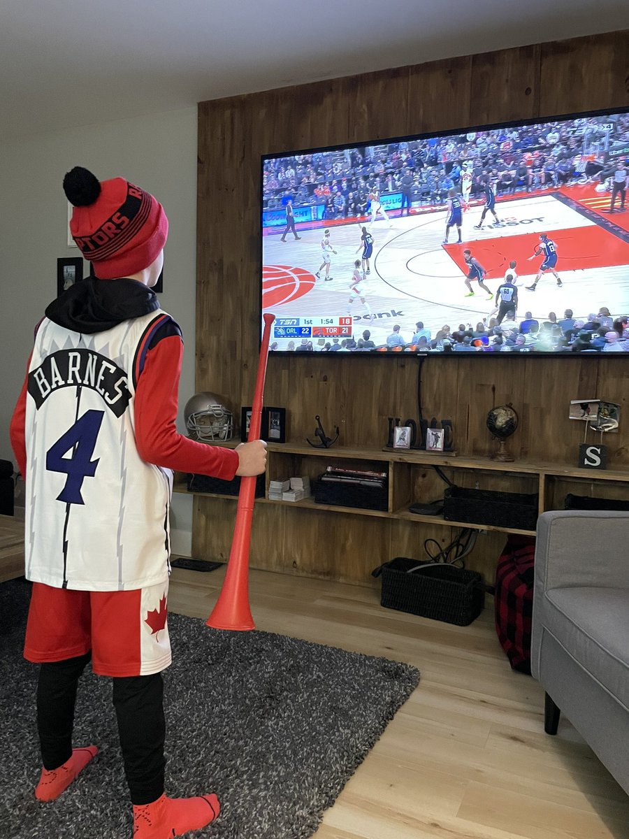 stephsantana2's tweet photo. This super fan got @Raptors tickets for Christmas! The game was played with no fans. Tonight was our redo. He woke up sick and we had to give up our tickets and hotel room. He was devastated. Needless to say we will try again on Tuesday.1/2 https://t.co/jS5GwjM4Sk