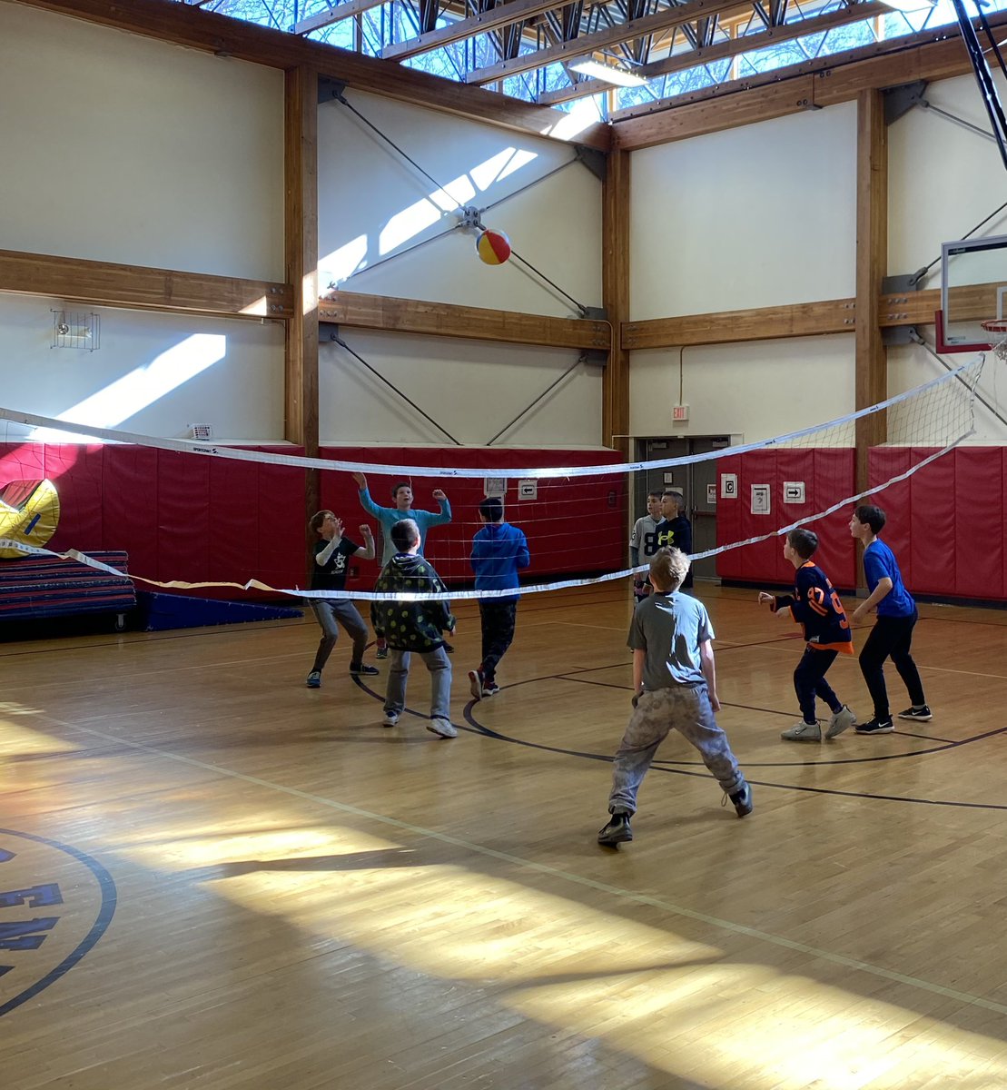 4th grade did a great job today playing some 🏐 on the big nets. Way to go Wildcats!