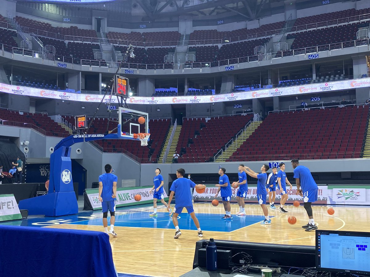Ra_TheGUIDON's tweet image. LOOK: The Blue Eagles are now shooting around for their 10AM game against the Soaring Falcons.
#UAAPBasketball