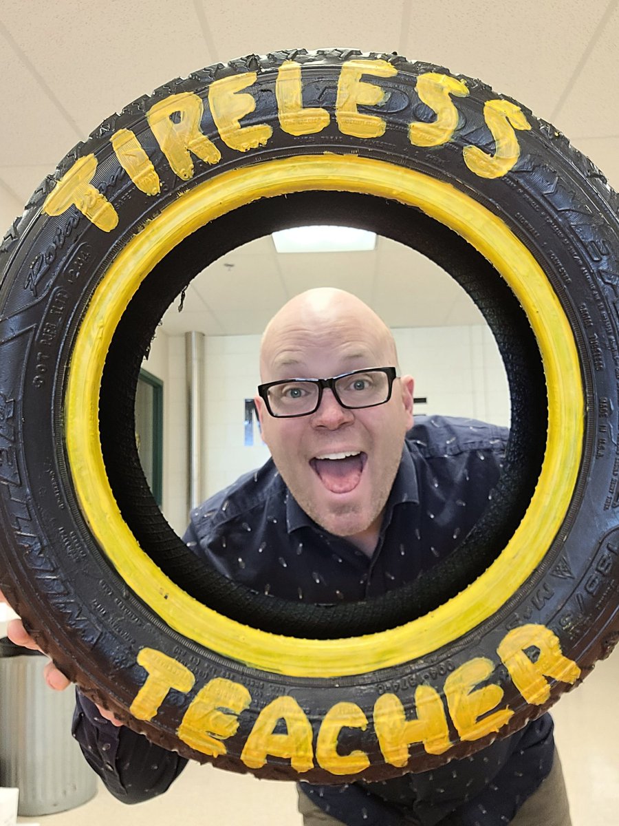 KayoeStewart's tweet photo. I am so honoured to receive the #TirelessTeacher award for the month of March! Thank you to my @FHSkats colleagues for picking me and thank you to the amazing @fhssrc for this awesome award! @ASDWLimelight @brilliant_labs https://t.co/64j4Cd8aN9