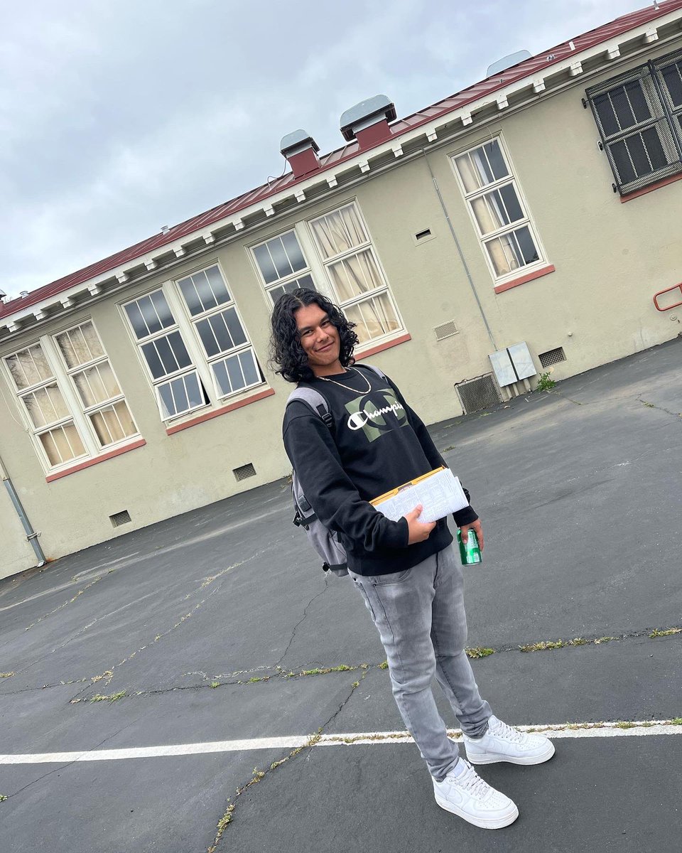 OlyMDUSD's tweet photo. Congratulations Moises and Karyme -two of Oly’s latest grads!!!! We are super proud of all of your hard work and determination! Now you really can enjoy your Spring Break!!!!! Whooooo’s next? #teamoly #olypride #olysquad #olygrads #alted #whosnext @MtDiabloUSD @CCEAeducation https://t.co/39qvn861Hk