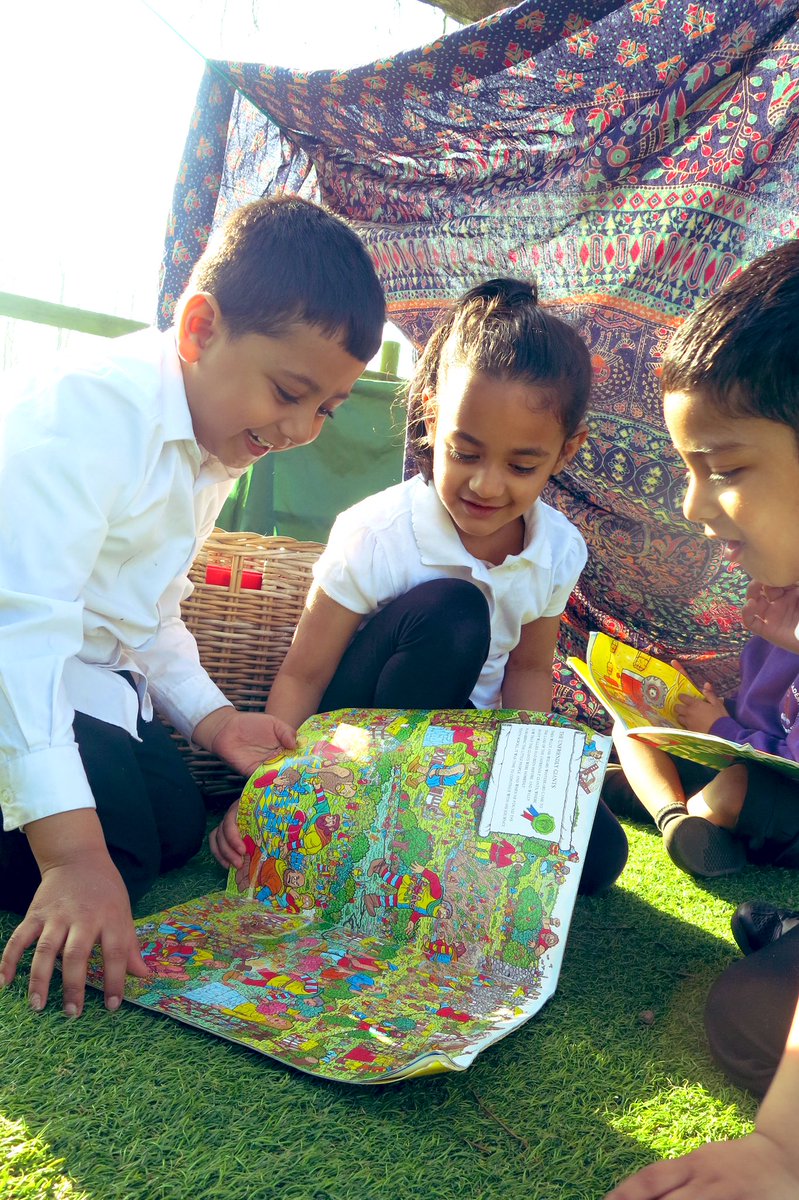 misssmythe_HT's tweet photo. Hoping for some more sunshine very soon 💭✨💜
We loved sharing stories in the gorgeous Spring sunshine last week ☀️
#ReadAchieveSucceed #EY #EYFS #EYReading #OutdoorLearning https://t.co/p1TnpnqnLo