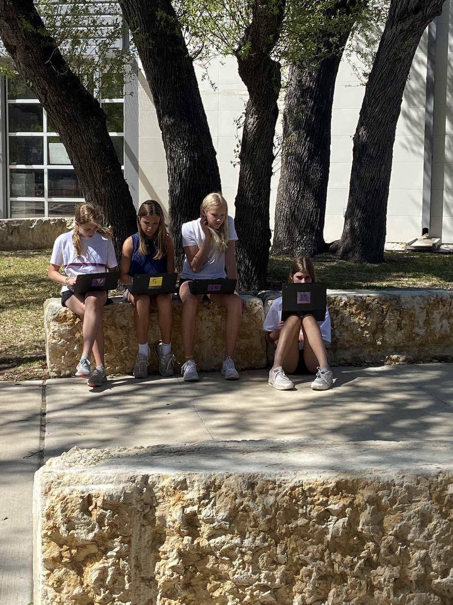 MrsHenryValdez's tweet photo. Learning about weather inside and outside because today is perfection. #weatherfronts #weatherstations #learningoutdoors 💙💛 https://t.co/xYP15sTGnJ