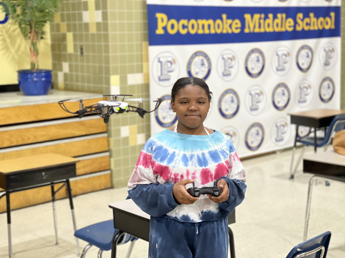 DrBrianCook's tweet photo. Today started another session of #EduDrones at @PocomokeMiddle for #PocomokeScholars! #PilotsInTraining #NewPilots https://t.co/ixVOWm9r68