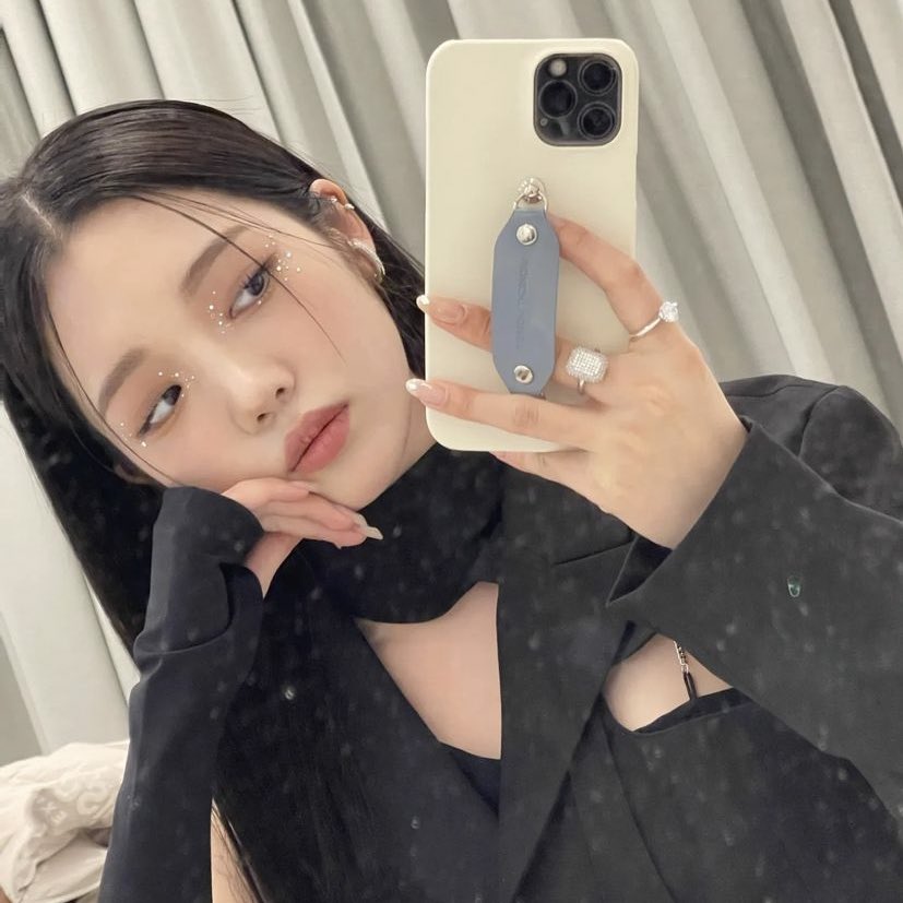 iPatJisun's tweet photo. #지선 #JISUN #FROMIS_9 #프로미스나인 https://t.co/82OzJmBIWf