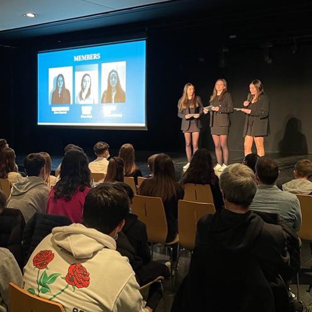 EpiaOlot's tweet photo. ORGULLOSOS DEL NOSTRE ALUMNAT ! 2a part de les presentacions dels projectes en anglès,  d’emprenedoria social de 3r d’ESO: projectes per canviar el món !
Gràcies famílies per la vostra participació i confiança 
@escolapiacat 
#esoolot https://t.co/SLELcUF4dm