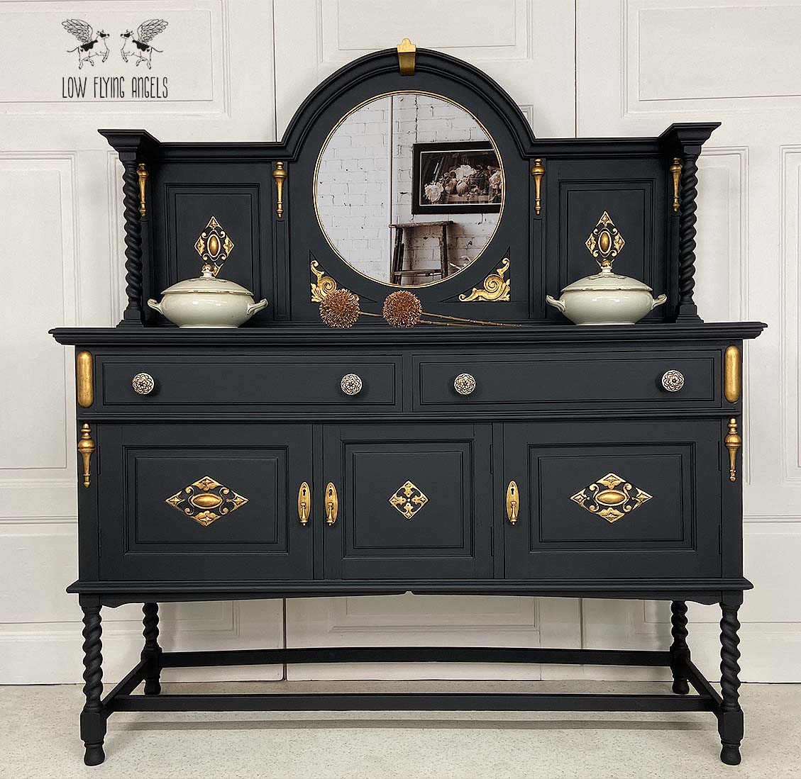 Black and gold will never grow old! As timeless as a little black dress, this antique English sideboard looks simply elegant in the color Caviar. Products Used: - Caviar - Gilding Wax Black and gold will never grow old! As timeless as a little black dress, this antique English sideboard looks simply elegant in the color Caviar. Products Used: - Caviar - Gilding Wax