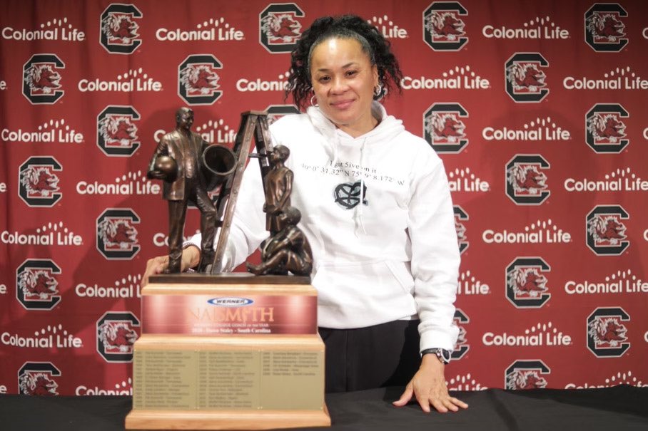 NaismithTrophy's tweet image. .@dawnstaley is now a two-time @wernerladderco Naismith Coach of the Year and is the only head coach, male or female, to win both the Naismith Coach of the Year and Naismith Player of the Year Award (Virginia: 1991, 1992).