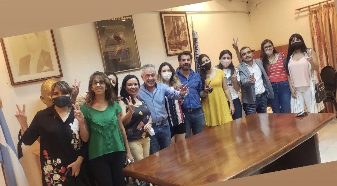 amolinalarioja's tweet photo. MILITANTES Y QUMPAS, presentado fichas de afiliación a Nuestro PJ
Gracias BERDI!!! https://t.co/OWwVVOW4TG