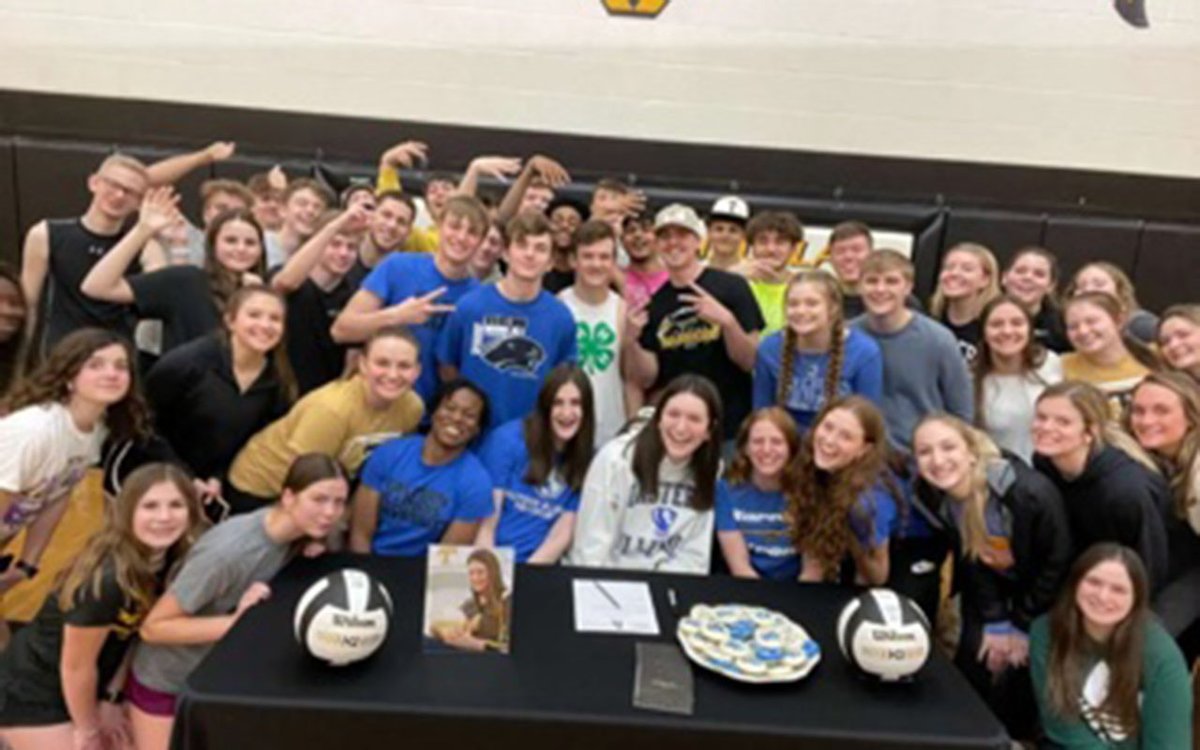 ngpreps's tweet photo. Today's celebration at @TuscolaAD.
https://t.co/X3QAeegnD7
#SnapchatTakeover https://t.co/eUq8H0N5xO