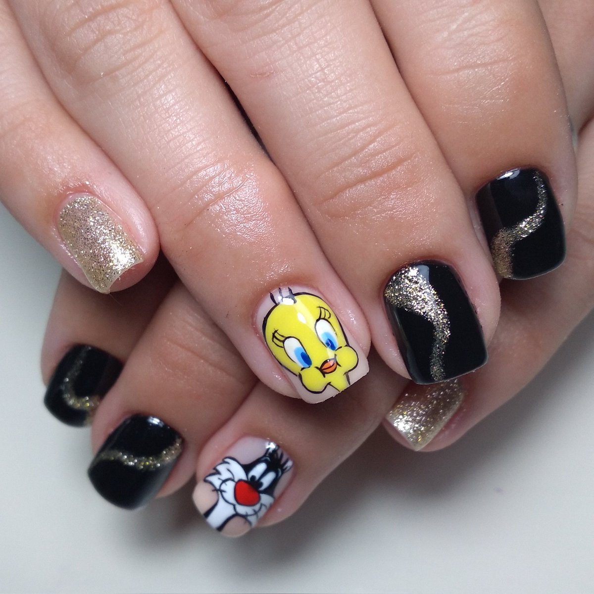 Holis😊
Hoy vengo a mostrarles algunos de mis trabajitos en uñas. Estoy volviendo a empezar en CABA después de la pandemia, así que no tengo clientas. 
¿Me ayudas a difundir porfi? 
Mi ig es smk.nailsandmakeup 
Gracias, les amo a todes 🌈💜🧚🏼‍♀️💖💫