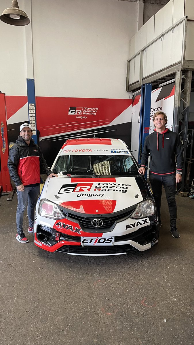 Listos con <a href="/JulianSantero/">JULIAN SANTERO</a> para la primera.
Mañana arrancamos los entrenamientos.
Fin de semana de fiesta para el <a href="/ACSuperturismo/">Superturismo Uruguayo</a> y <a href="/AUVO2/">AUVO</a> 🚀