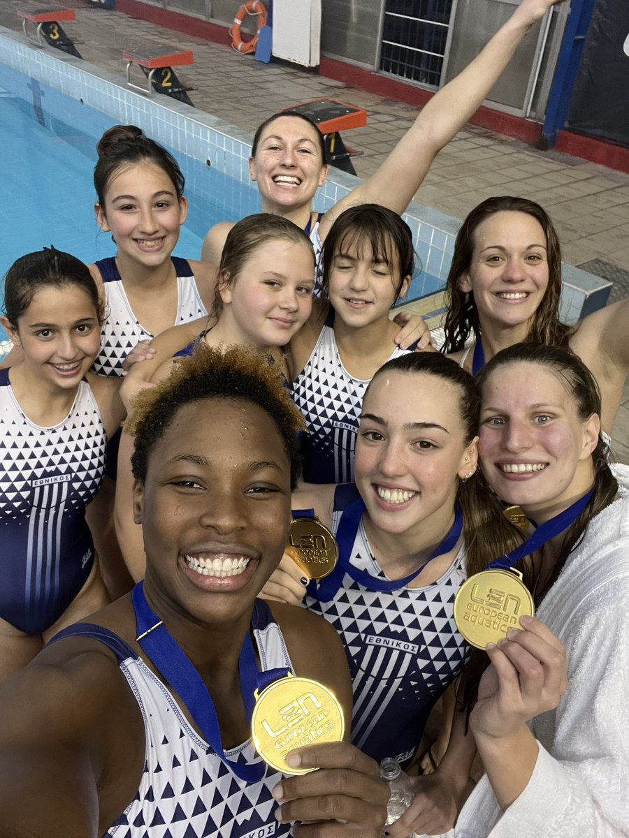 dariodigennaro's tweet photo. 🤽♀️ #Pallanuoto #LenTrophy
Le greche dell’#EthnikosPireo hanno battuto 14-9 le ungheresi del #Dunaujvaros nella finale di ritorno del #LenTrophy (andata 12-8)
Tre reti anche per Carolina #Ioannou, napoletana di padre greco da poco acquisita dalla nazionale ellenica https://t.co/TWissOuTyB