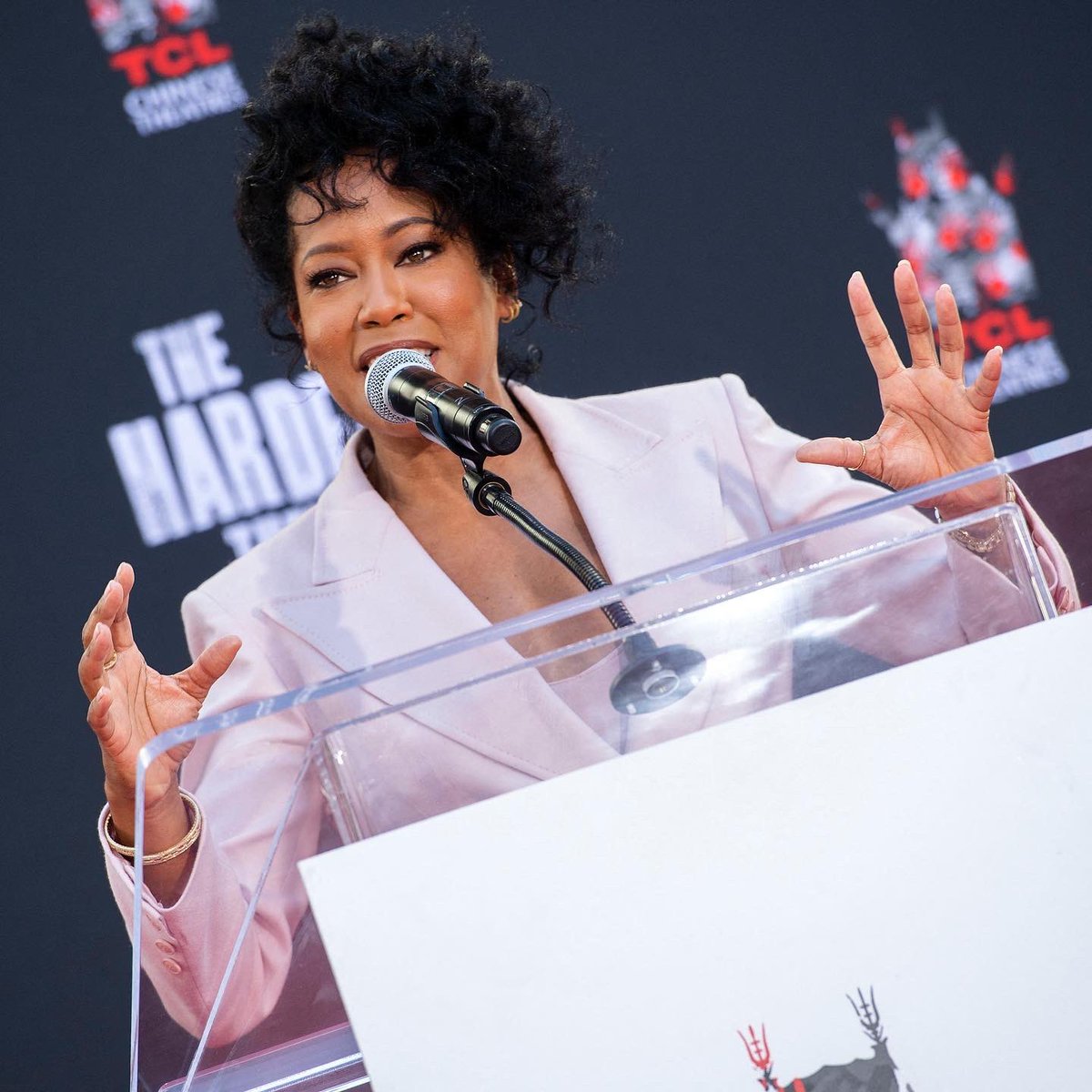 blackinfonet's tweet photo. #BlackWomanCrushWednesday 👑❤️

Today's #BWCW is esteemed actress and director #ReginaKing! 

With such an impressive and ever-growing resume, it's no surprise that King is also the recipient of four Primetime Emmy Awards, the most of any Black American performer! 👏🏿👏🏿👏🏿 https://t.co/UsvdBLphNL