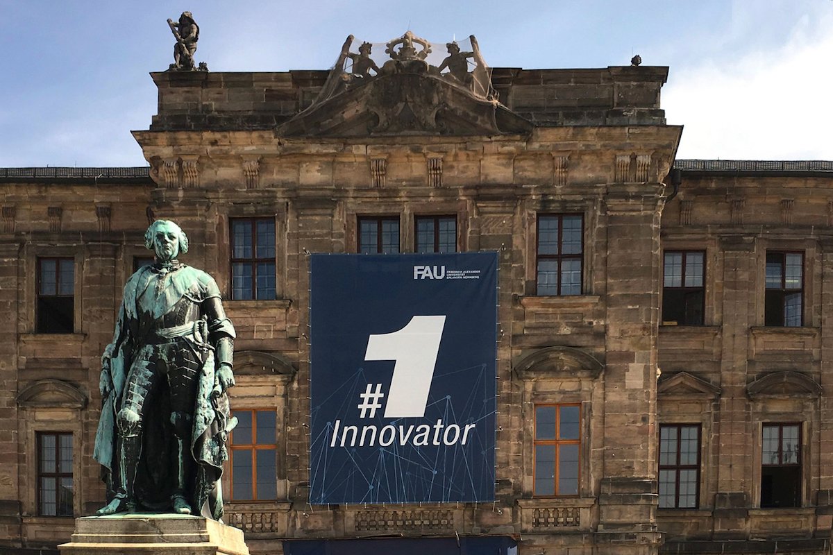 Hornegger's tweet image. #FAUKnowledgeToGo: In front of our castle is a bronze statue of Margrave Friedrich, founder of #FAU, made by L. Schwanthaler from the metal of the Turkish cannons captured in the battle of Navarino in 1827. Friedrich has the founding document of @UniFAU in his hand. #photopoint