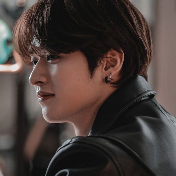 skzsilentaus's tweet photo. — “home” || #minsung au

año 2022: un fenómeno poco común obliga a millones de personas a encerrarse en sus casas. 

pero, ¿que pasaría si por una pequeña casualidad acabaras encerrado en casa de tu mayor enemigo? #HomeAu https://t.co/hM8Ym1UlpB