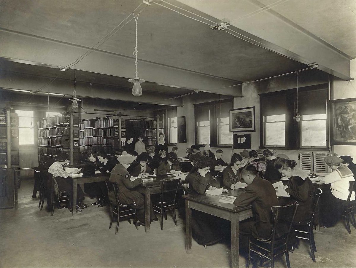 Park_LACSS's tweet photo. THEN &amp; NOW at the library! https://t.co/QJOigcfLck